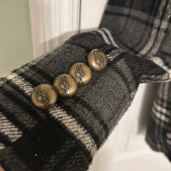 Hydraulic Stylish Black Plaid Women's Coat Medium EUC - Picture 9 of 16